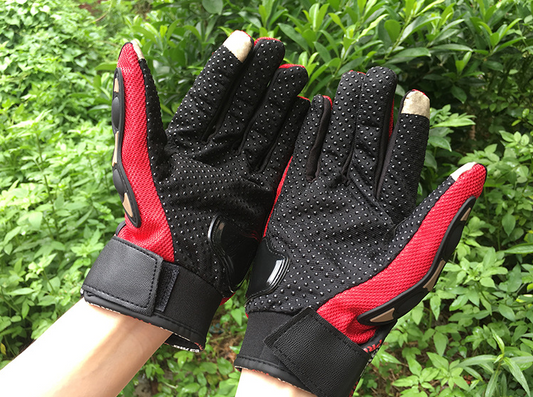 Sports protective gloves