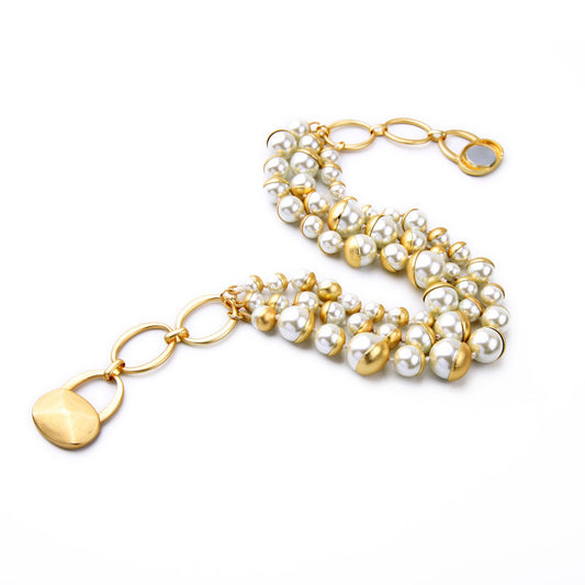 Ladies vintage pearl necklace