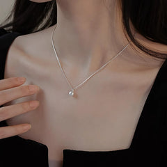 Women's Pearl Necklace Simple Grace Personality Necklace